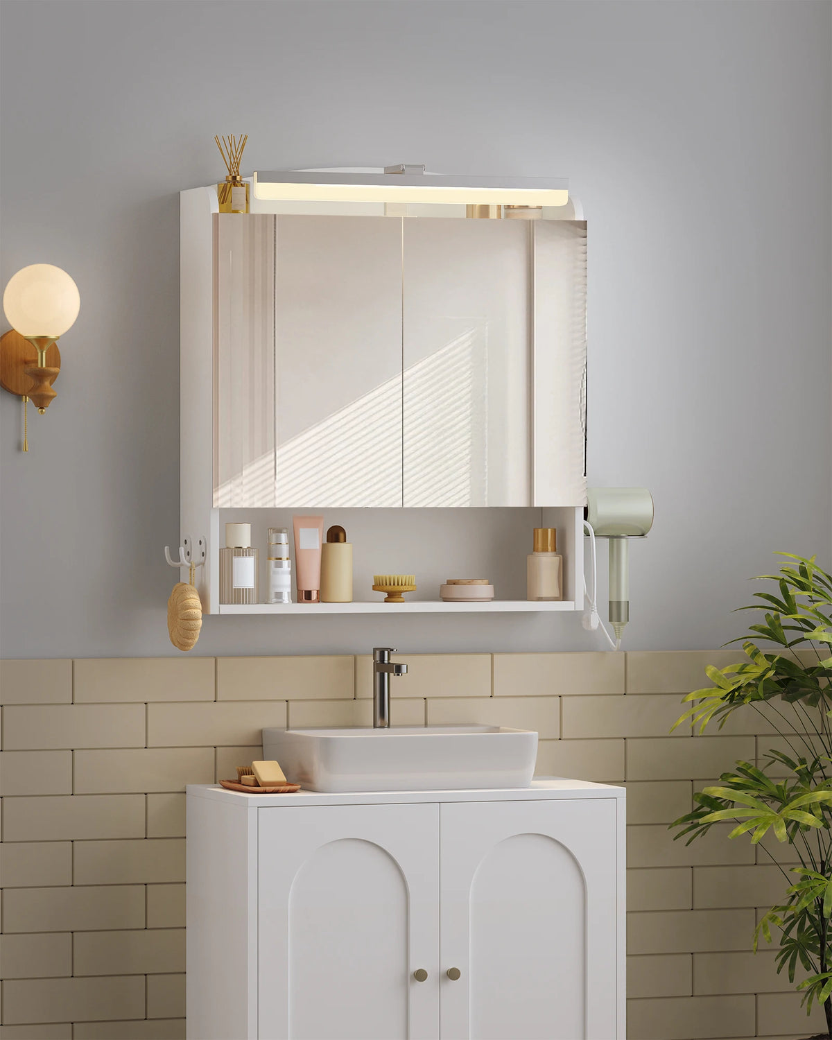 Armoire de toilette avec miroir et éclairage LED – prise intégrée, blanche